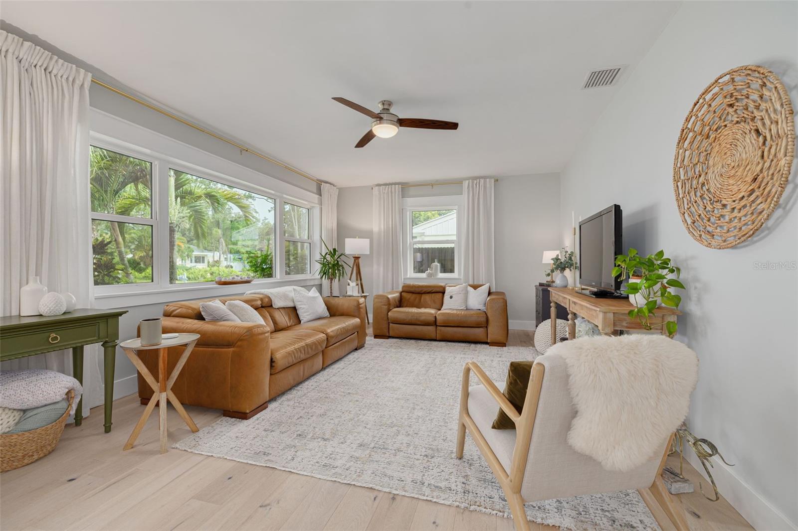 Image 8 of 48 For 1643 Santa Anna Drive