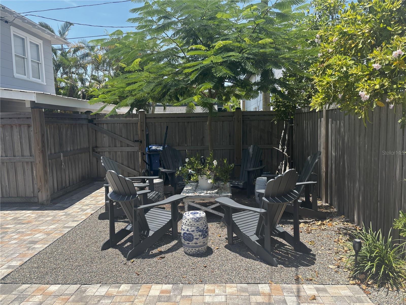 Image 9 of 18 For 216 10th Avenue Ne