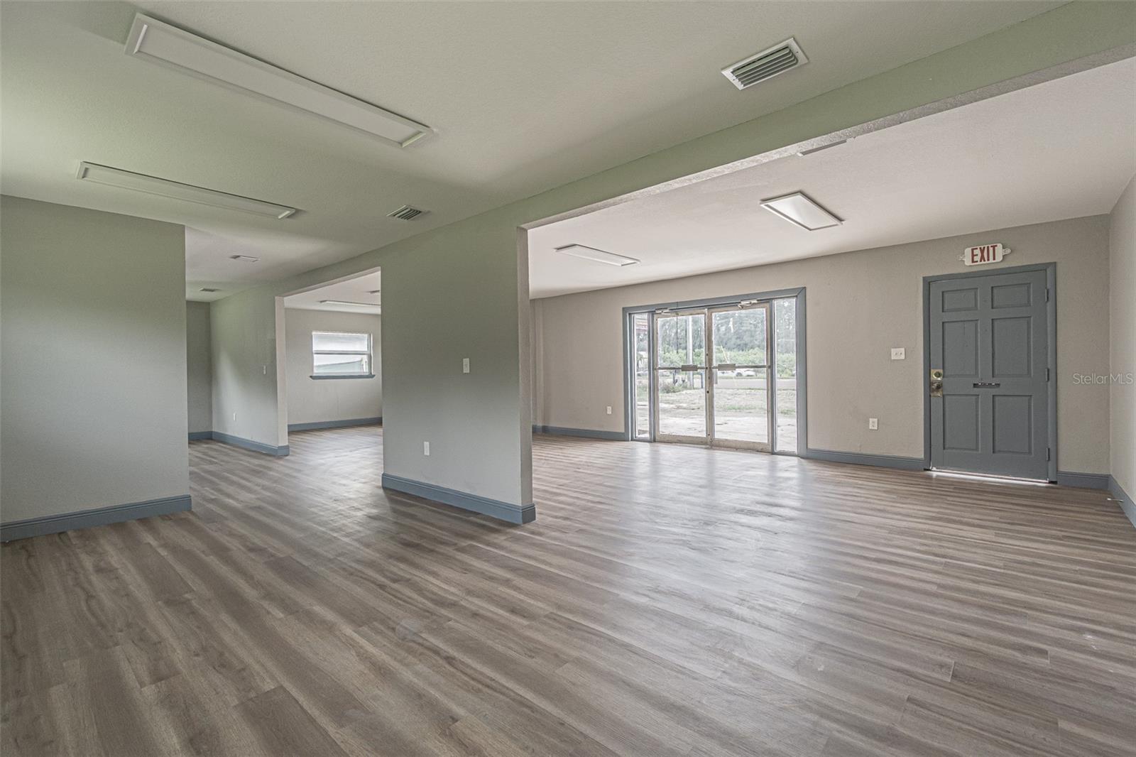 Listing photo id 0 for 4623 Land O Lakes Boulevard