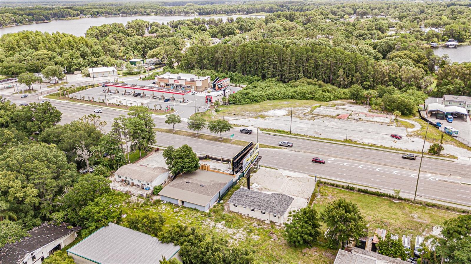 Listing photo id 2 for 4623 Land O Lakes Boulevard