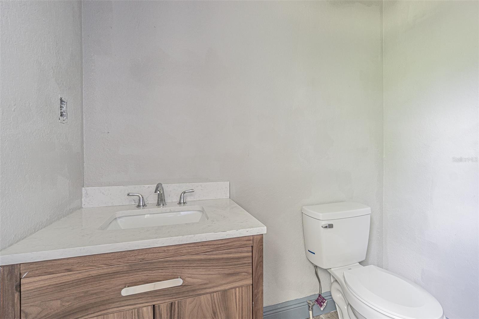 Listing photo id 5 for 4623 Land O Lakes Boulevard