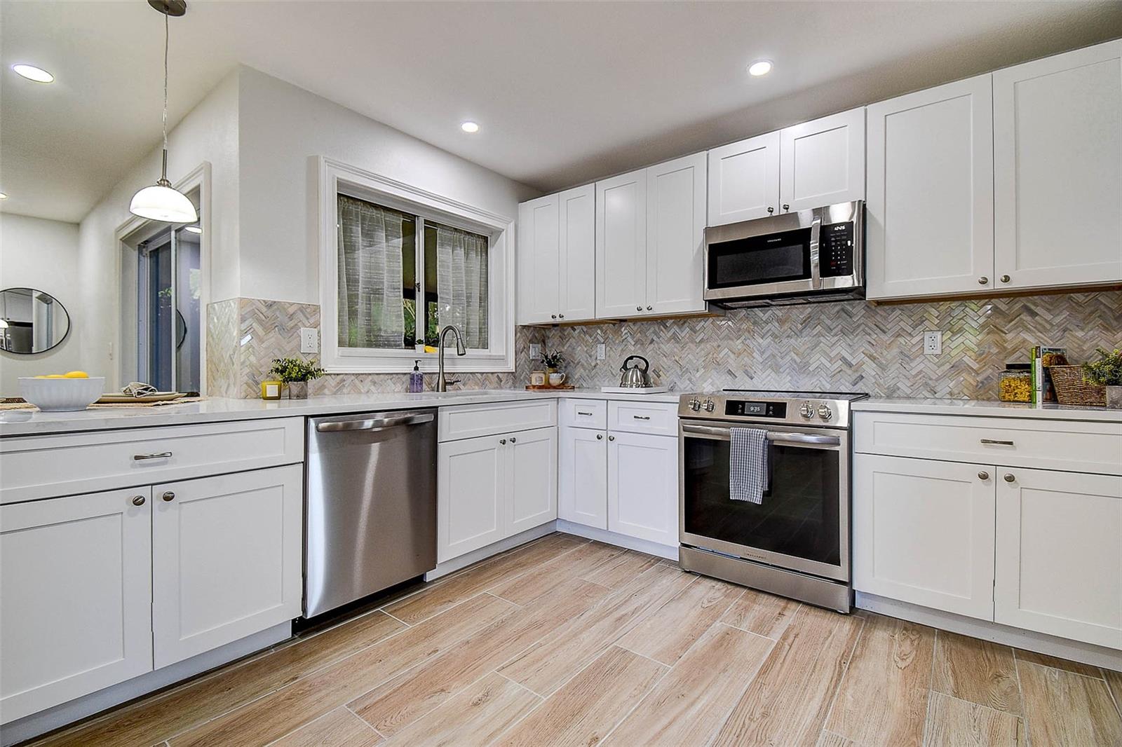 Image 7 of 48 For 10900 65th Way N