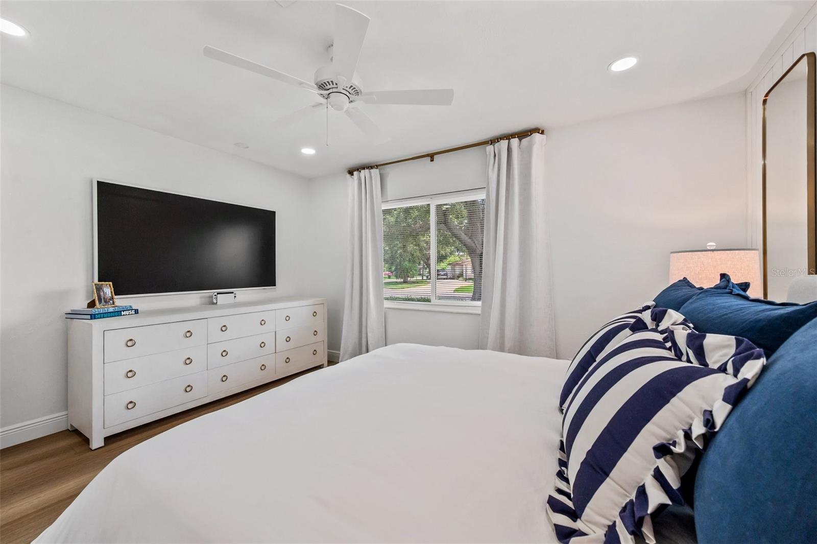 Image 30 of 48 For 1803 42nd Way N