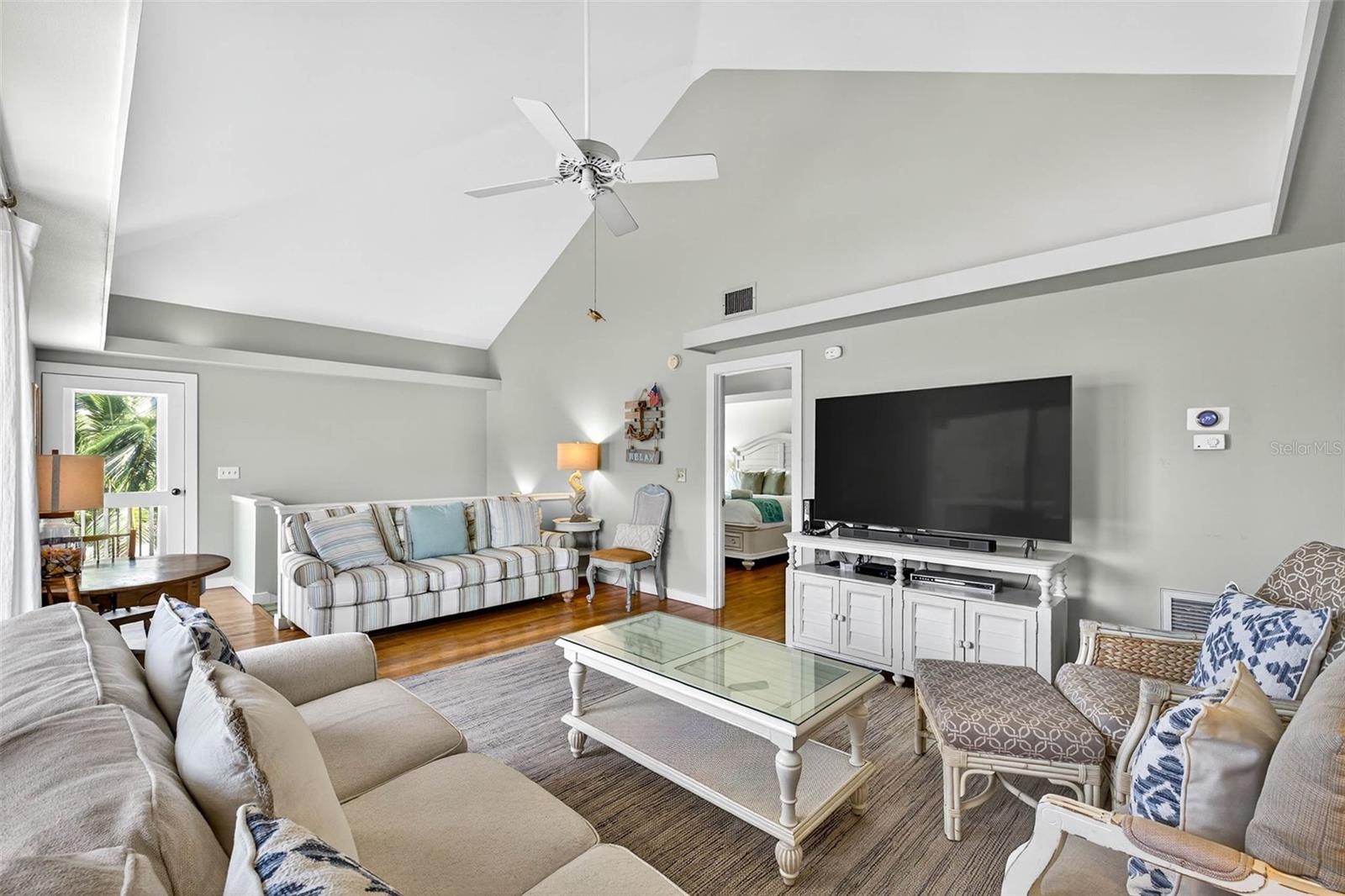 Image 6 of 46 For 5613 Gulf Drive