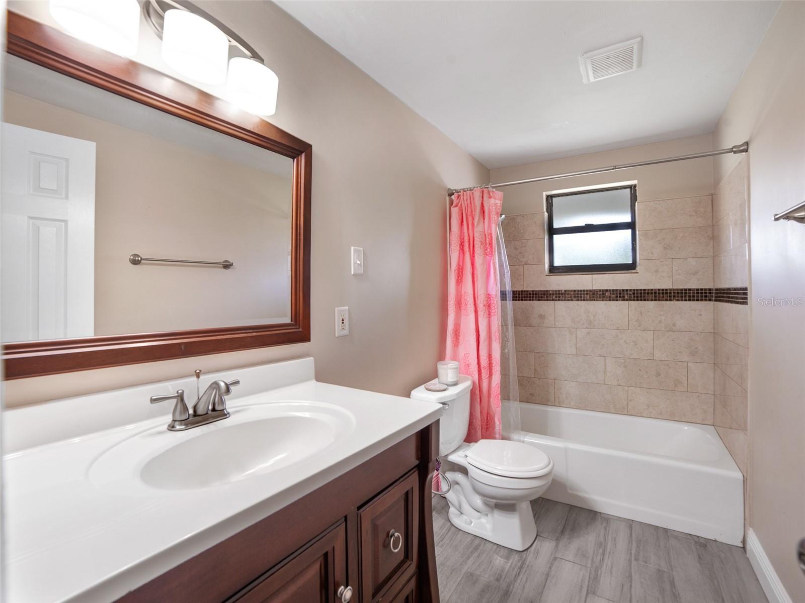 Image 15 of 30 For 2107 Lumsden Avenue