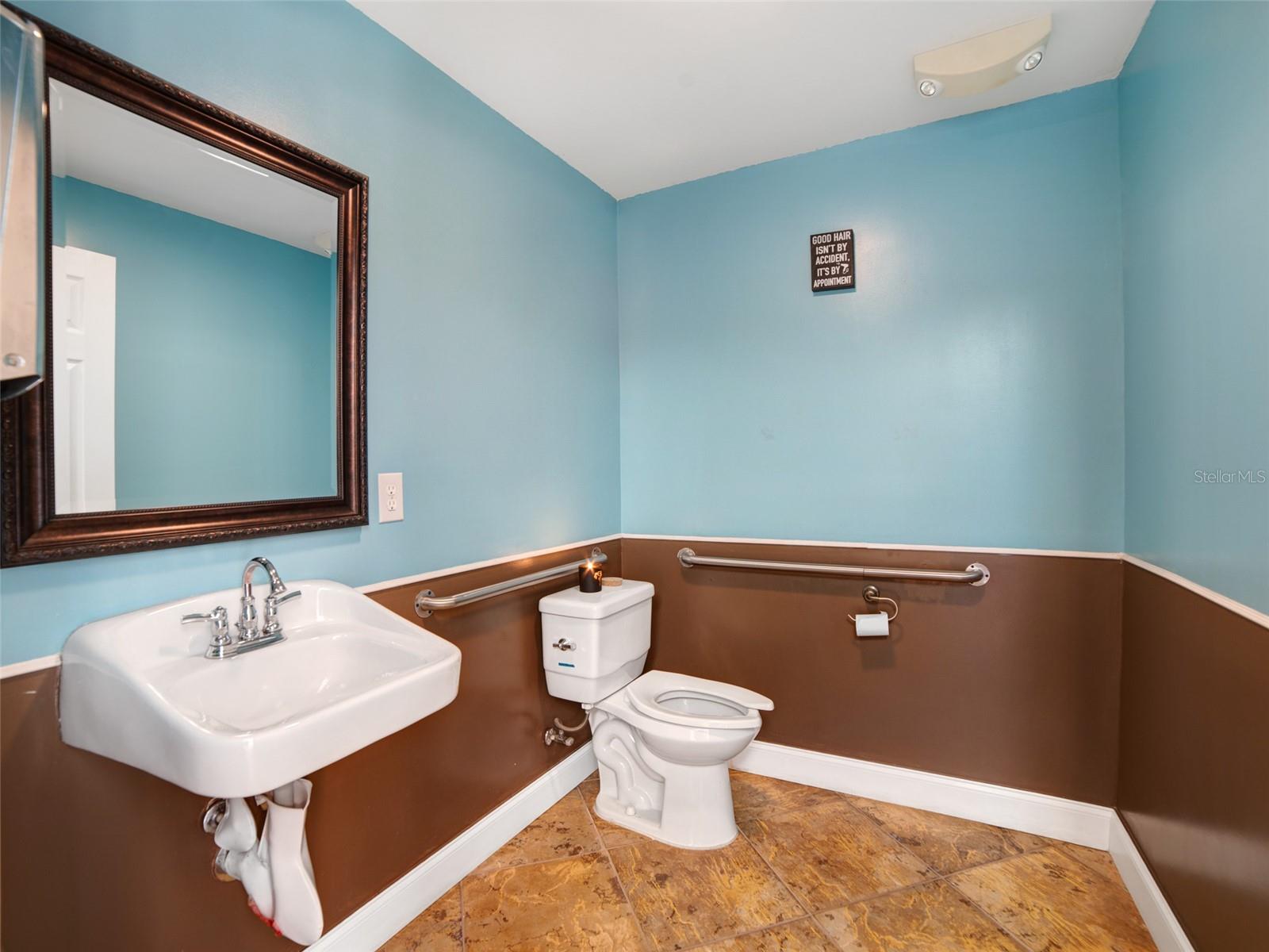 Image 19 of 30 For 2107 Lumsden Avenue