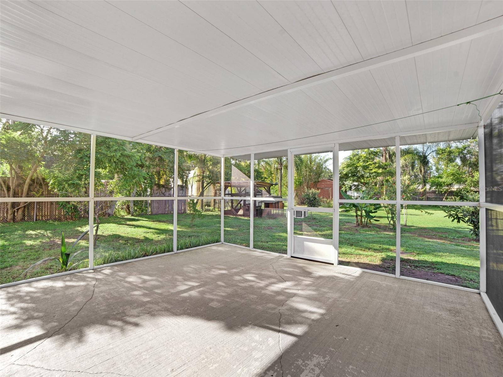 Image 22 of 30 For 2107 Lumsden Avenue