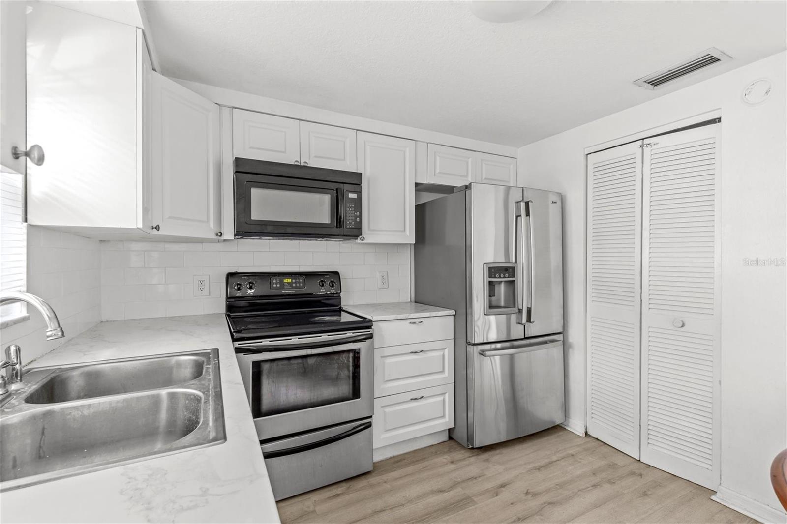 Image 10 of 36 For 6917-6919 Mc Bride Court