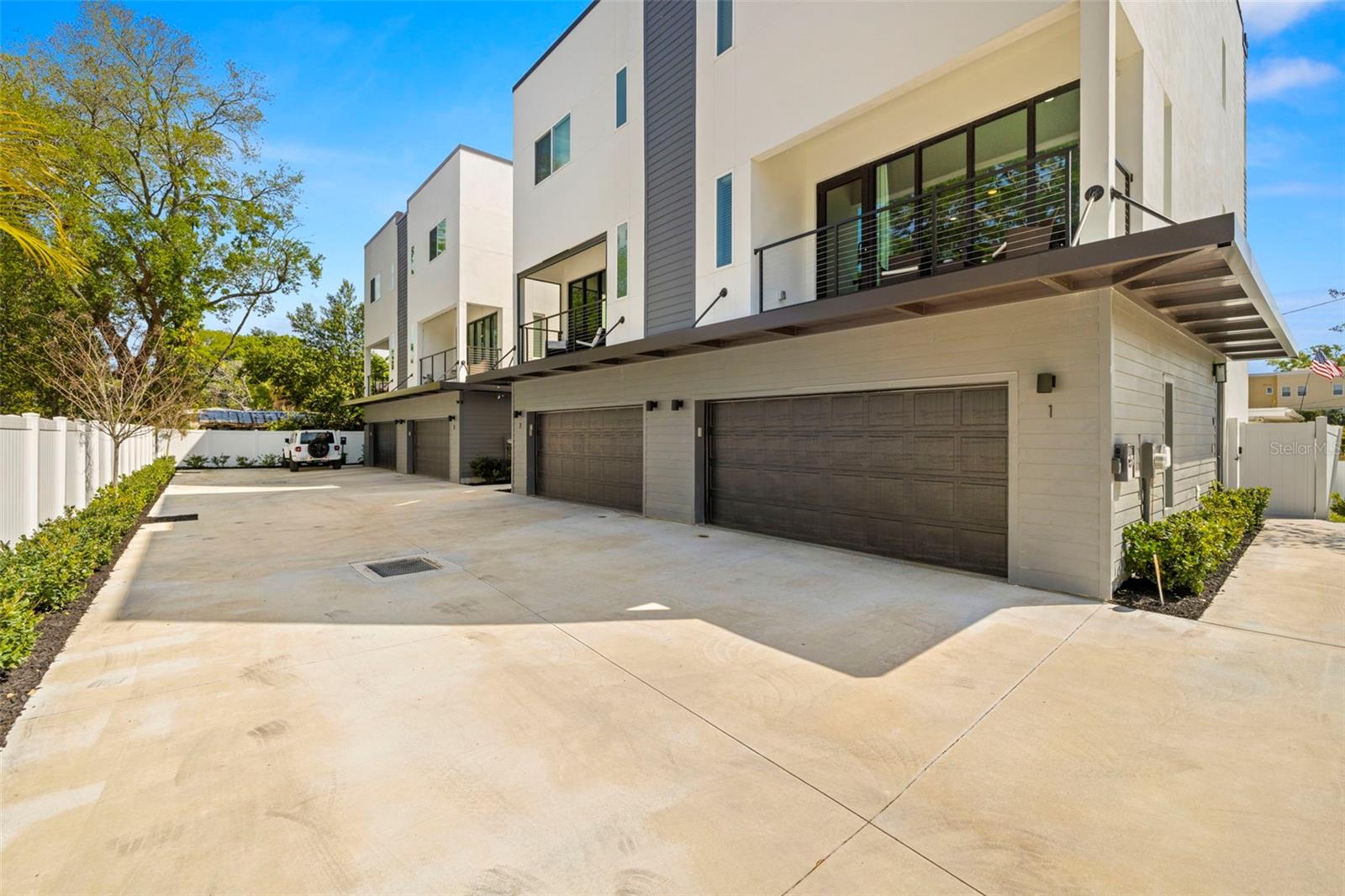 Image 2 of 36 For 4311 Fig Street 1