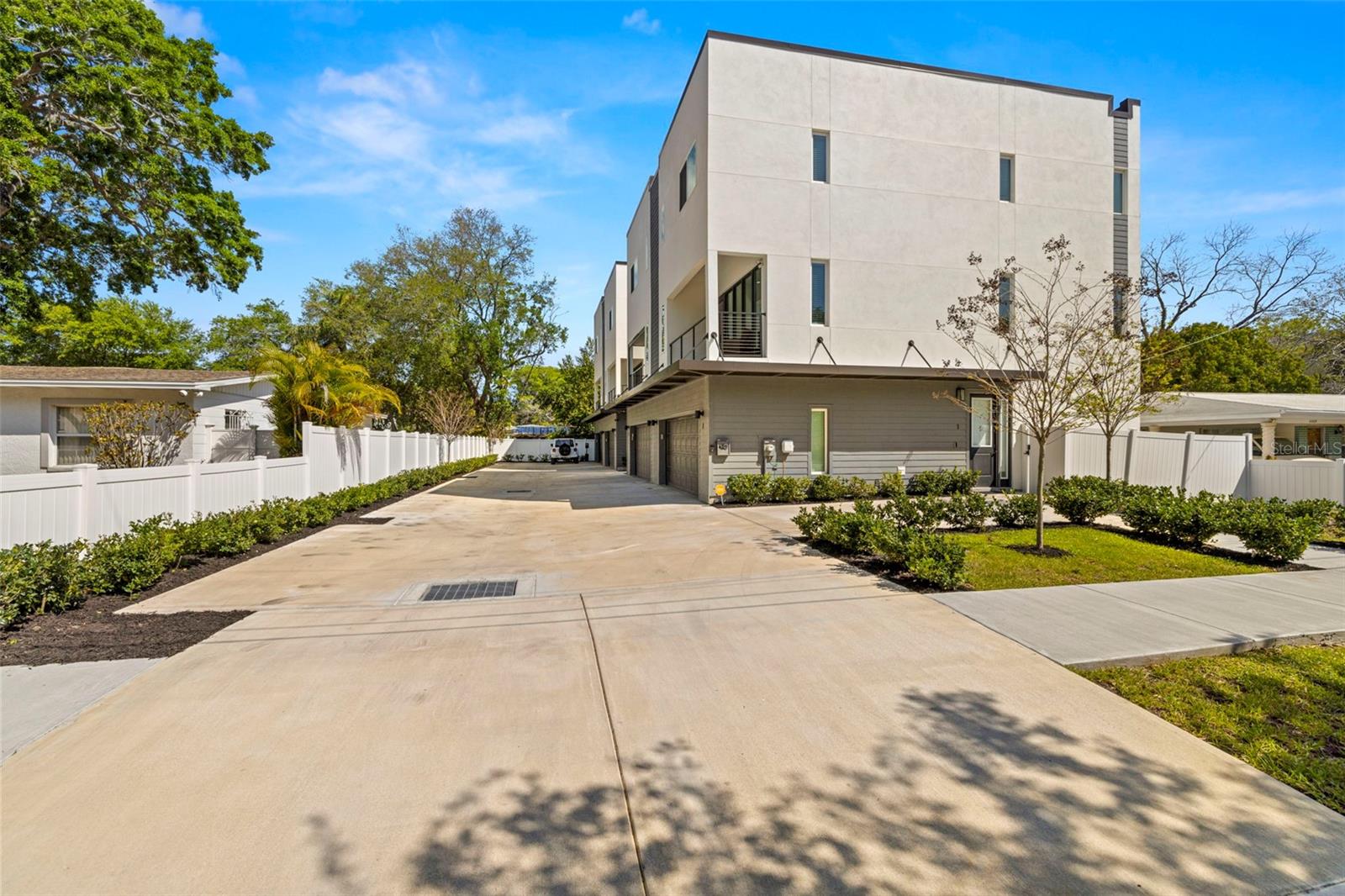 Image 3 of 36 For 4311 Fig Street 1