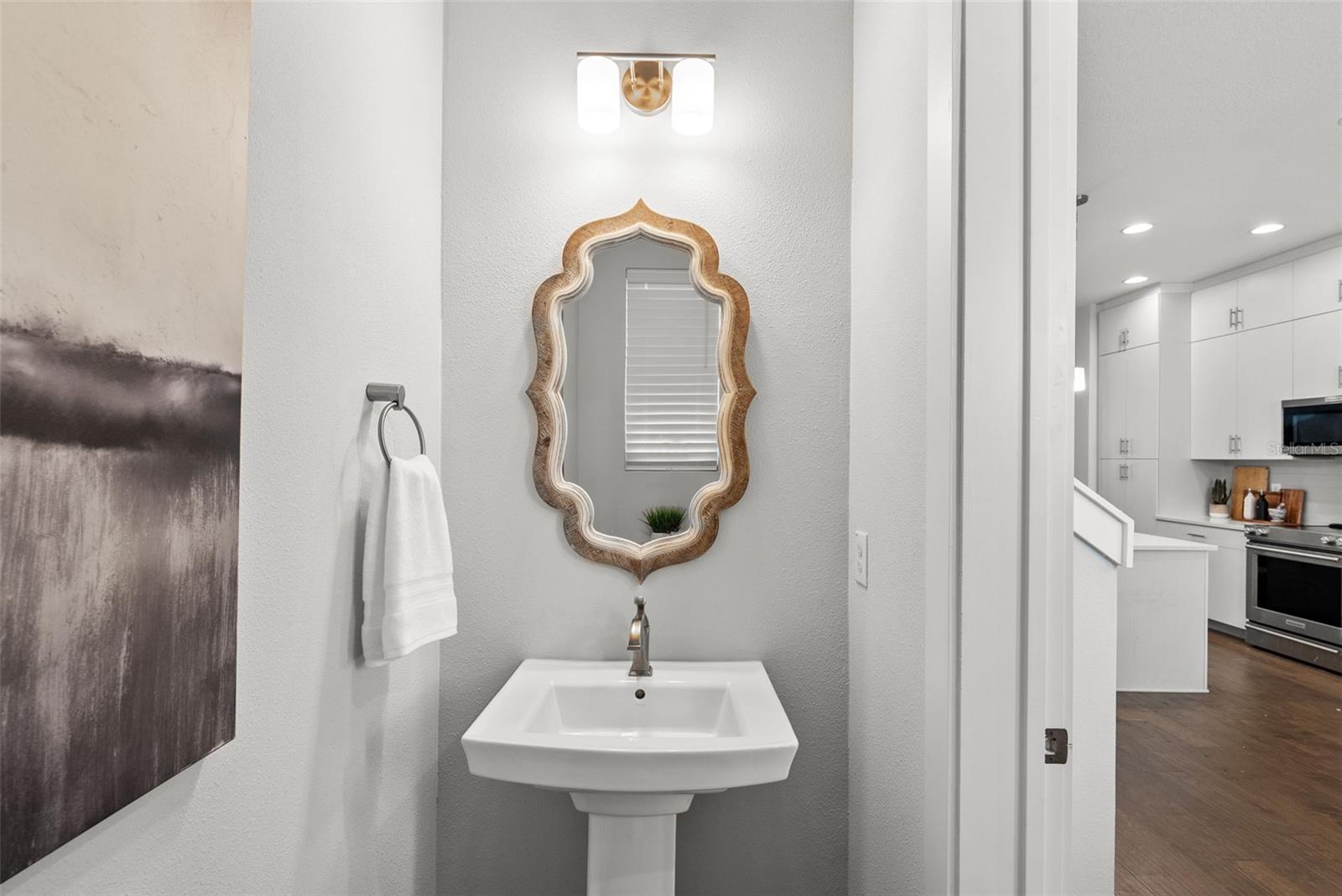 Listing photo id 16 for 1332 Gray Street 8