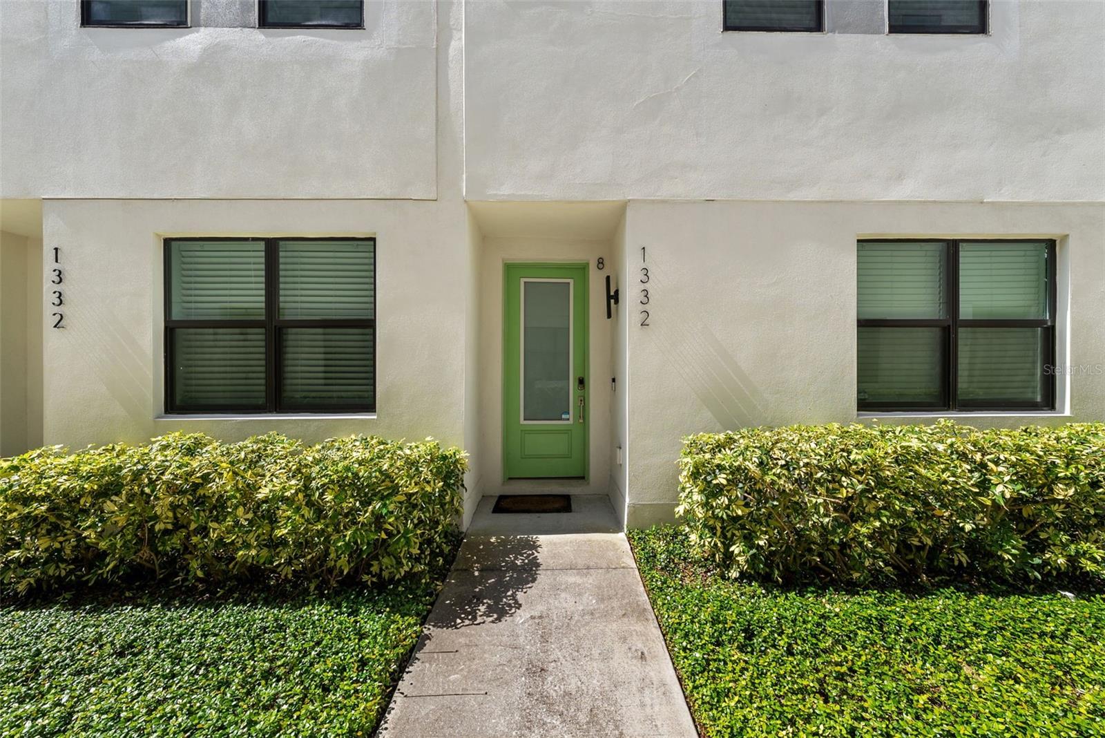 Listing photo id 0 for 1332 Gray Street 8