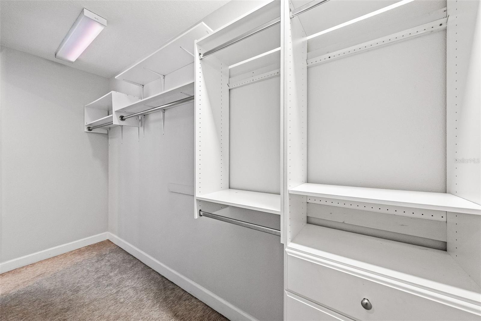 Listing photo id 20 for 1332 Gray Street 8