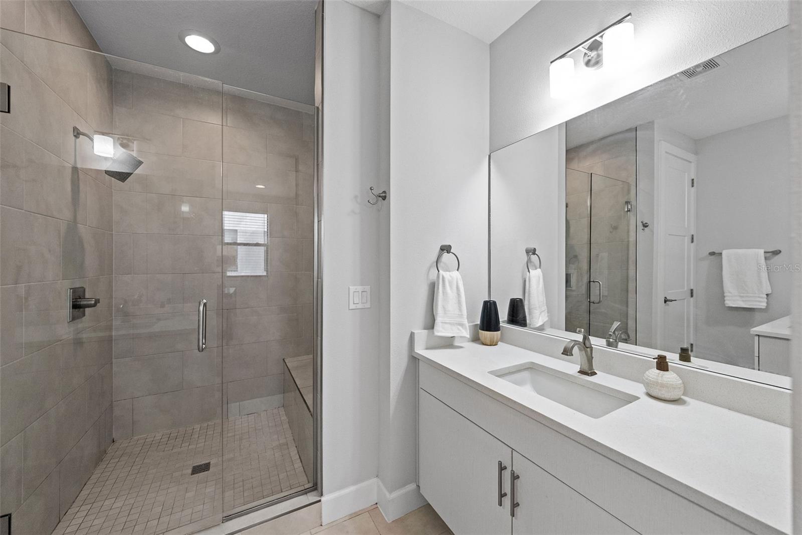 Listing photo id 23 for 1332 Gray Street 8