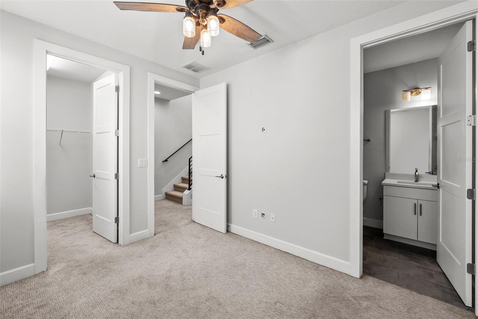 Listing photo id 28 for 1332 Gray Street 8