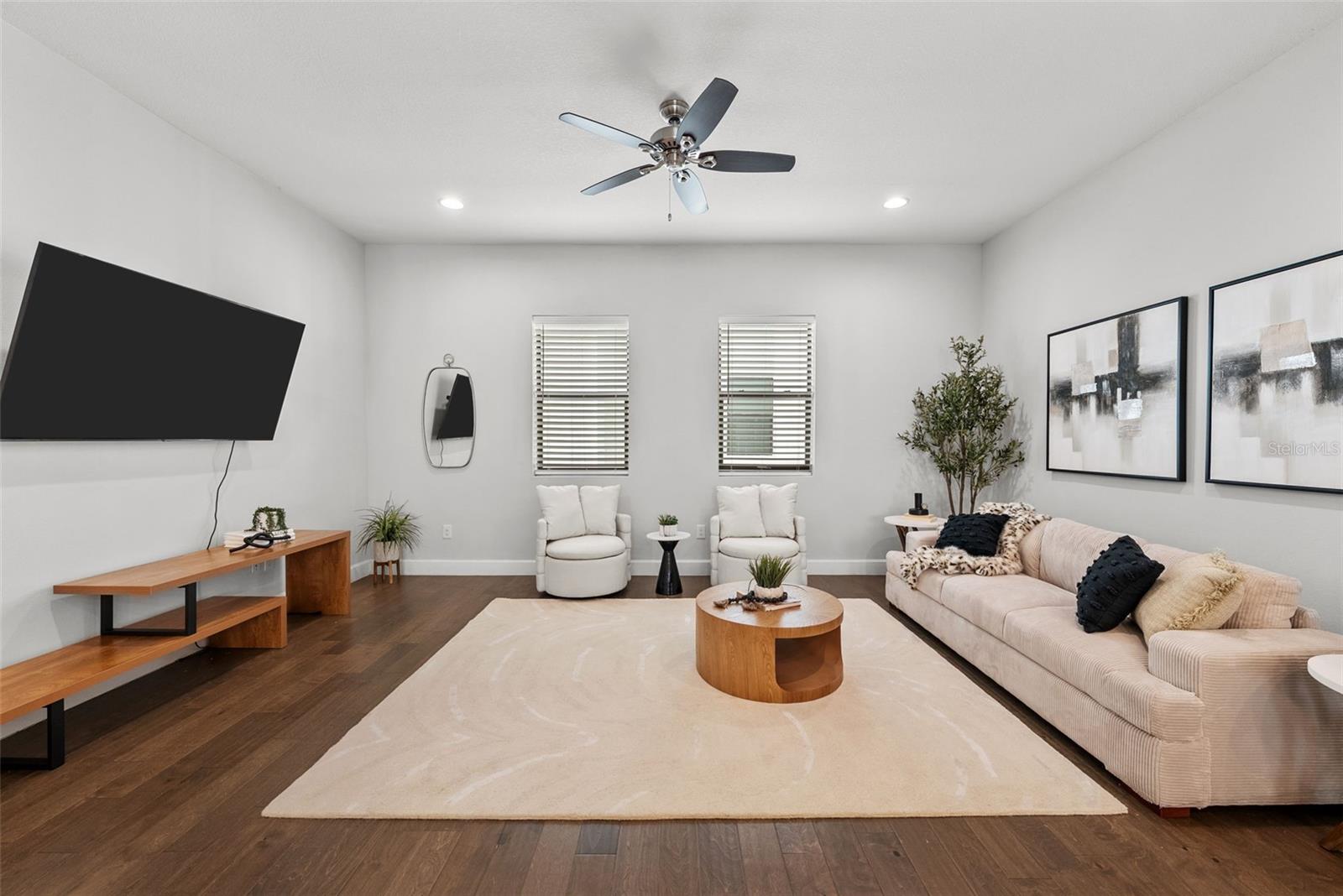 Listing photo id 6 for 1332 Gray Street 8