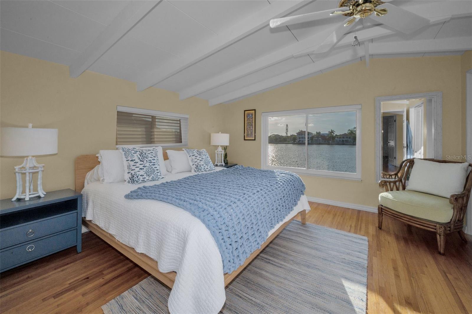 Image 15 of 43 For 16137 4th Street E