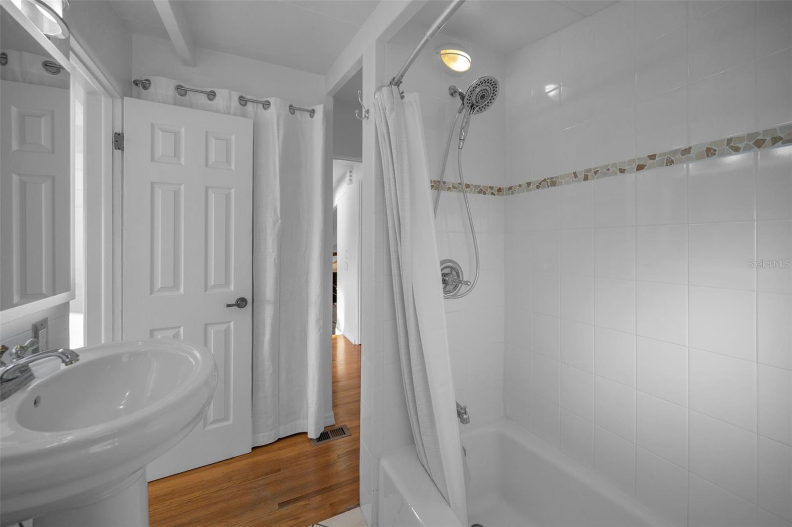 Image 17 of 43 For 16137 4th Street E
