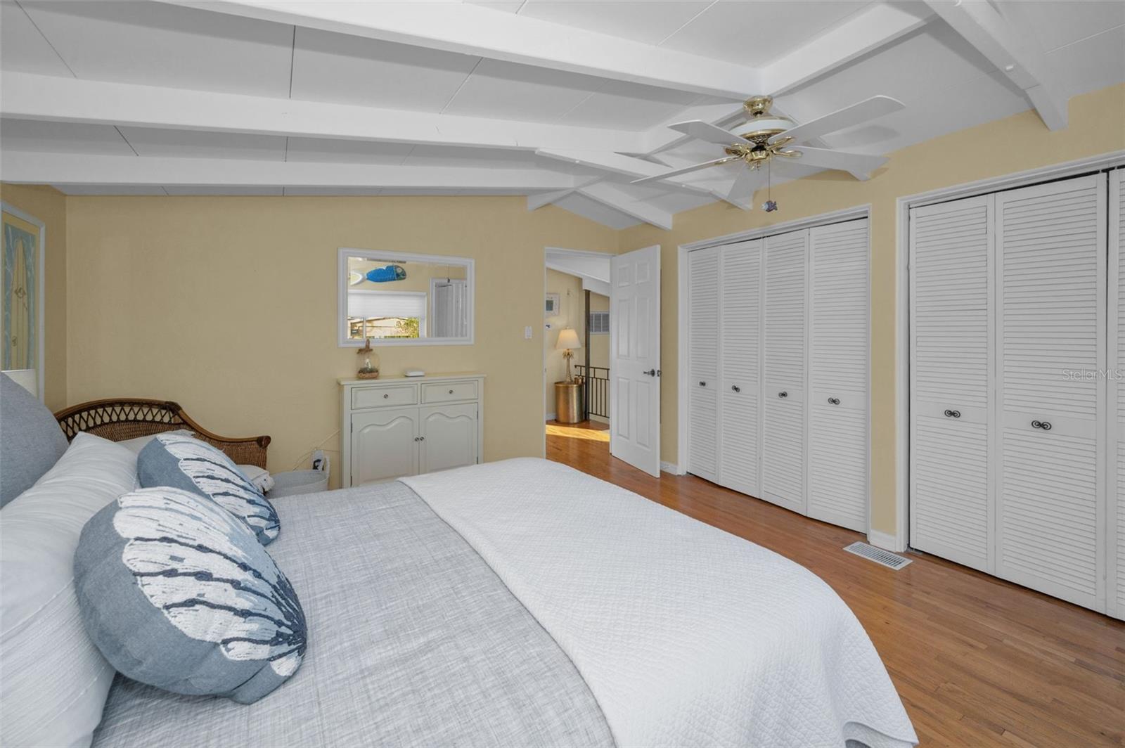 Image 19 of 43 For 16137 4th Street E
