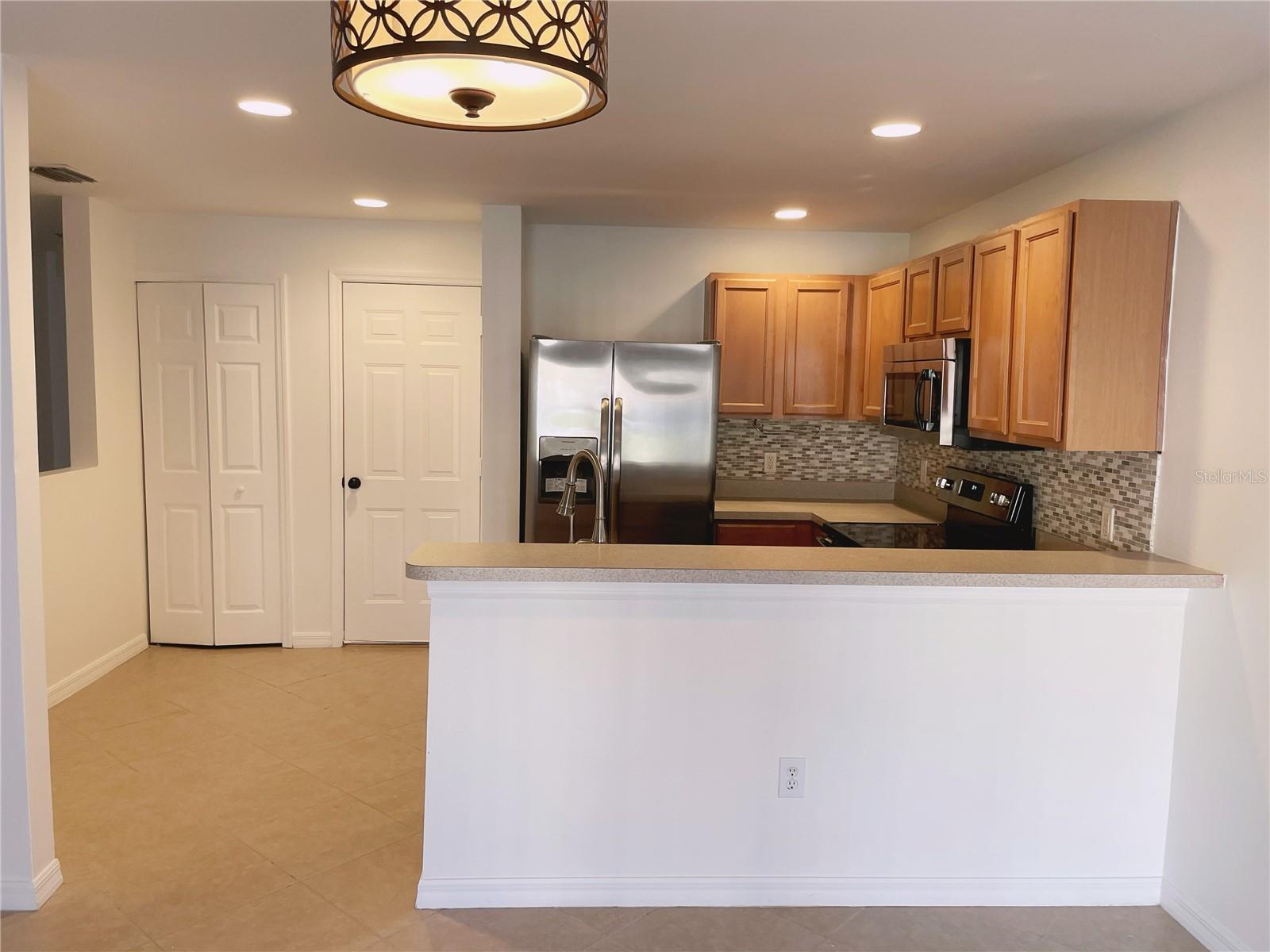 Image 4 of 36 For 8013 Sutton Terrace Lane