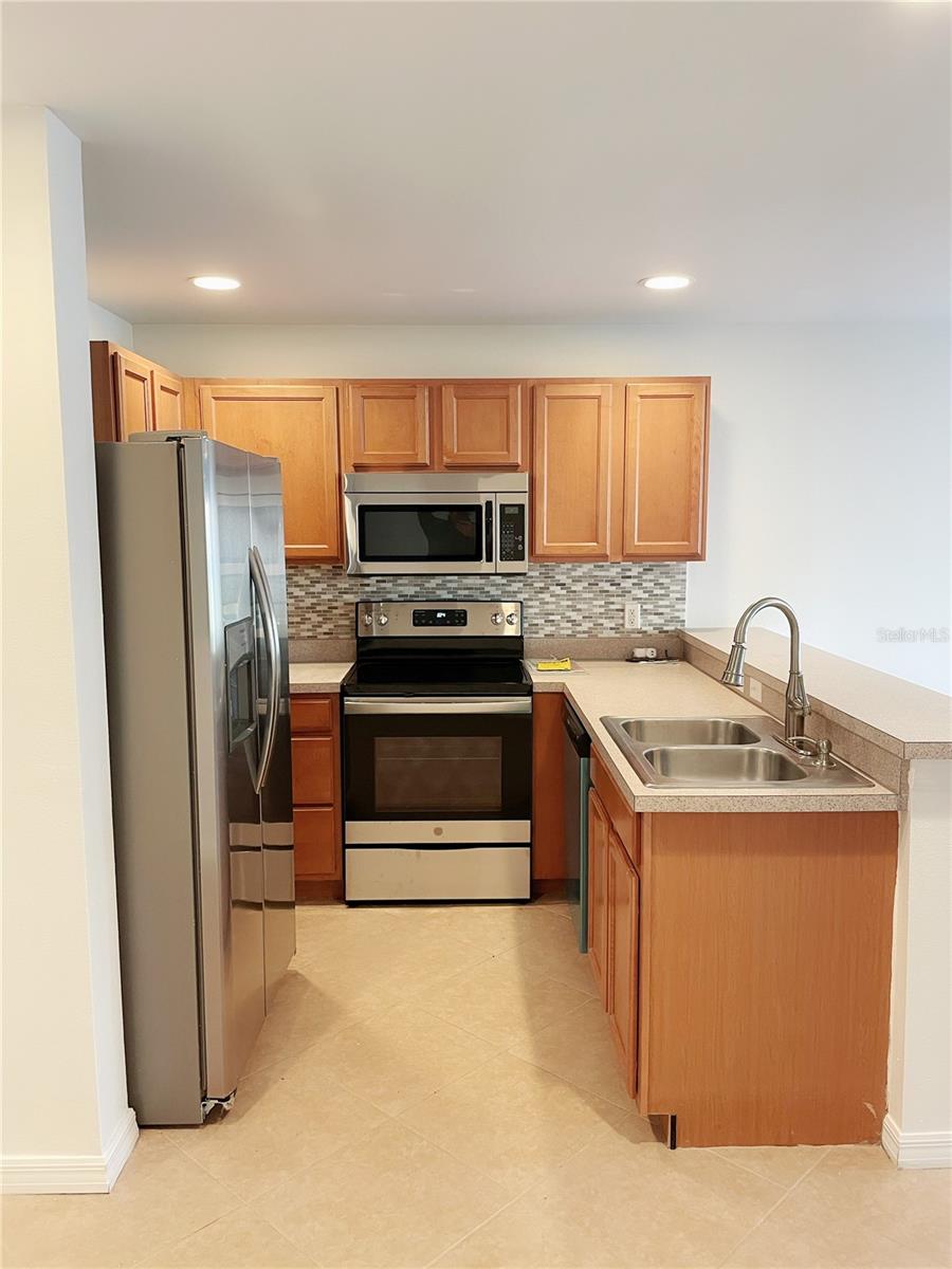 Image 5 of 36 For 8013 Sutton Terrace Lane
