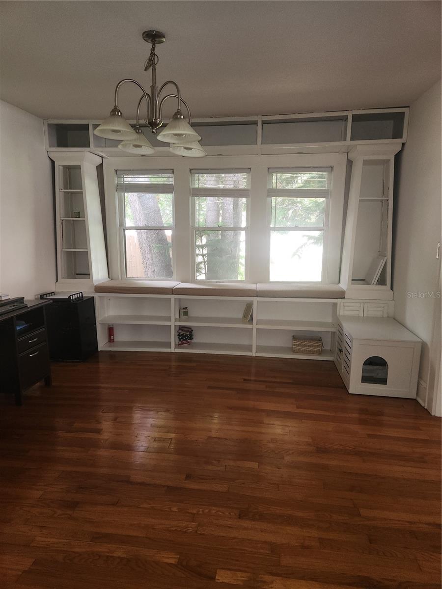 Image 3 of 8 For 1504 Crystal Lake Avenue