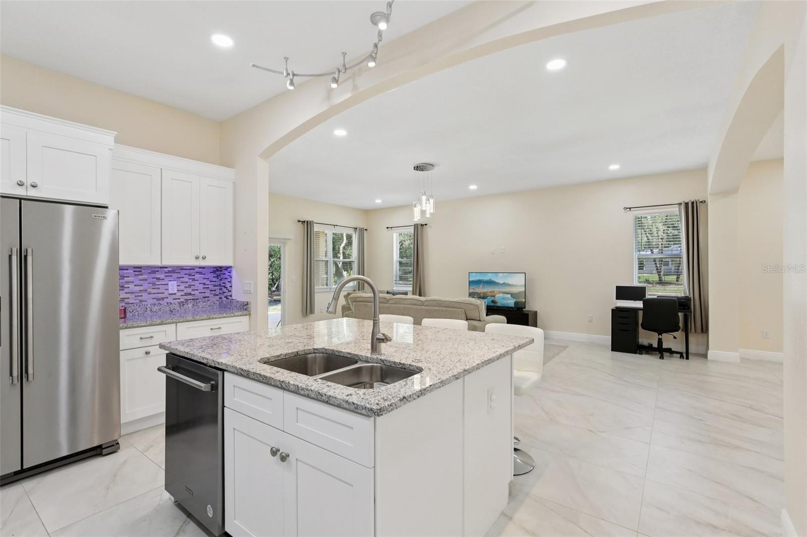 Image 18 of 69 For 33433 Loop Court
