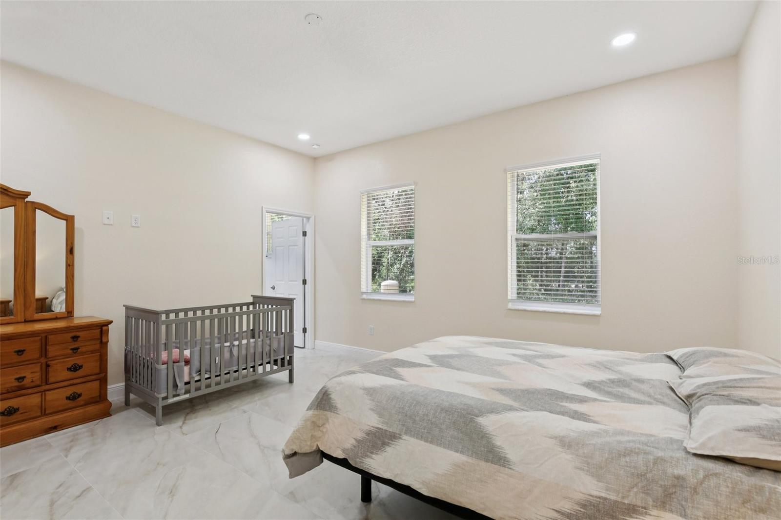 Image 19 of 69 For 33433 Loop Court