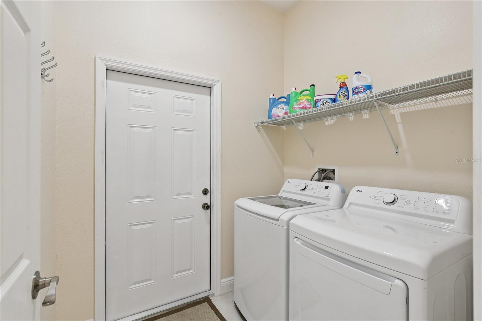 Image 37 of 69 For 33433 Loop Court