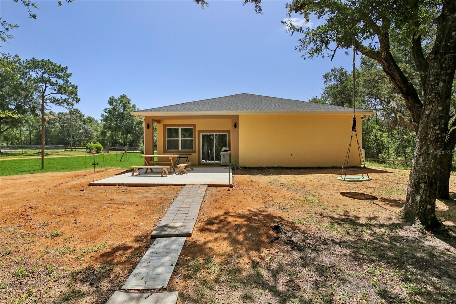 Image 46 of 69 For 33433 Loop Court