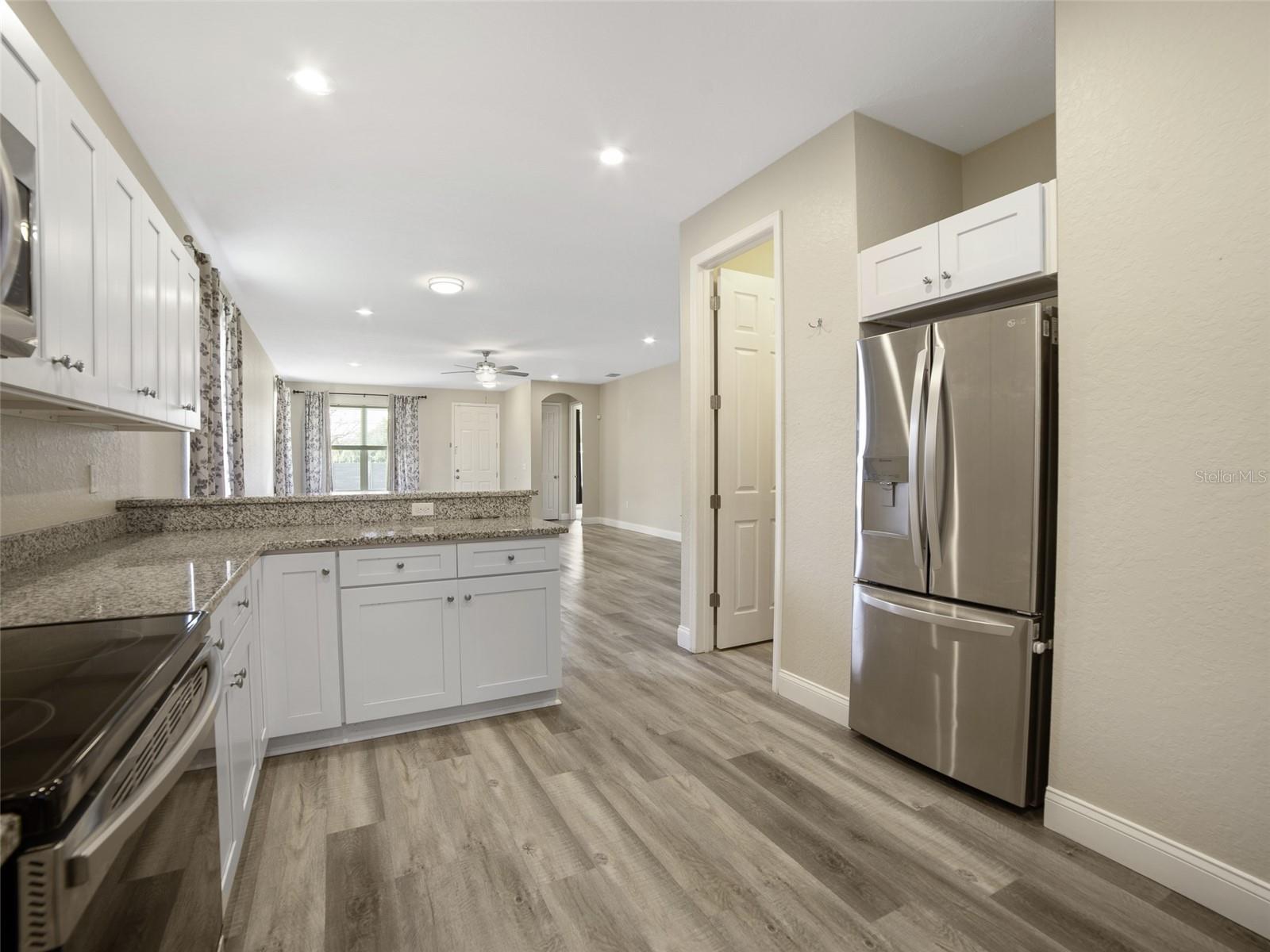 Image 9 of 24 For 239 Burbank Avenue
