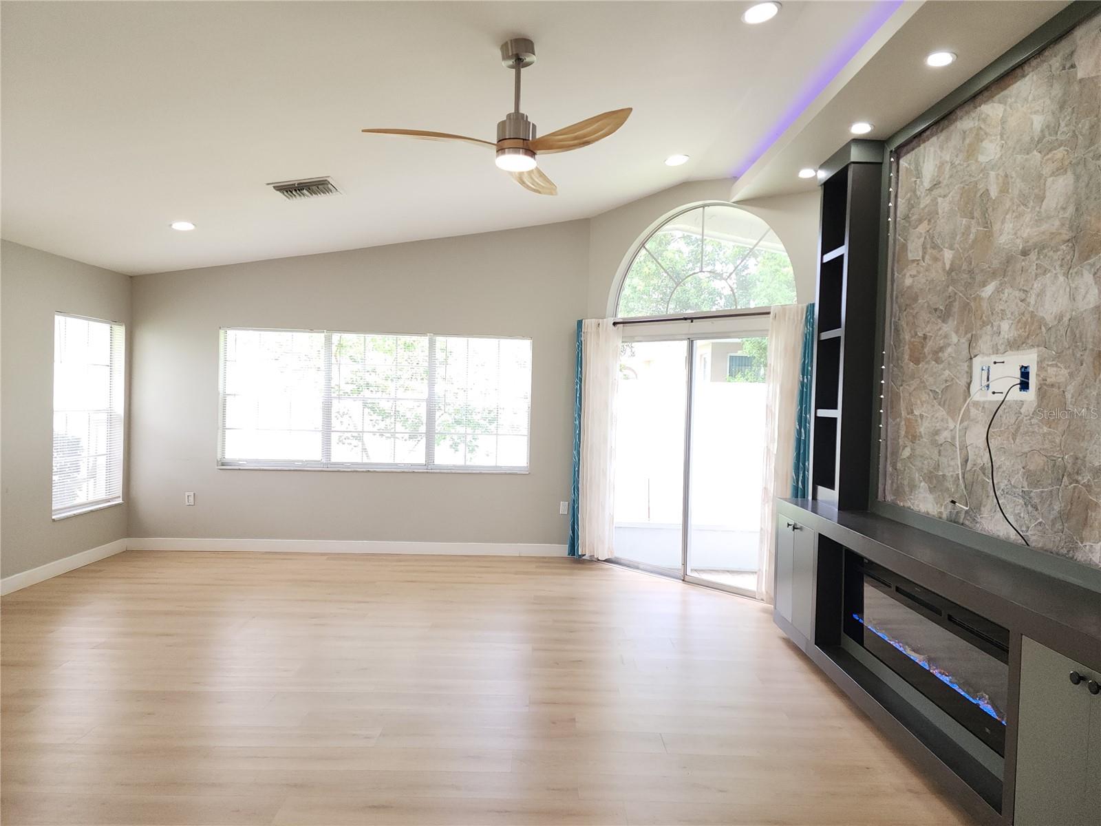 Listing photo id 8 for 11653 Orleans Lane