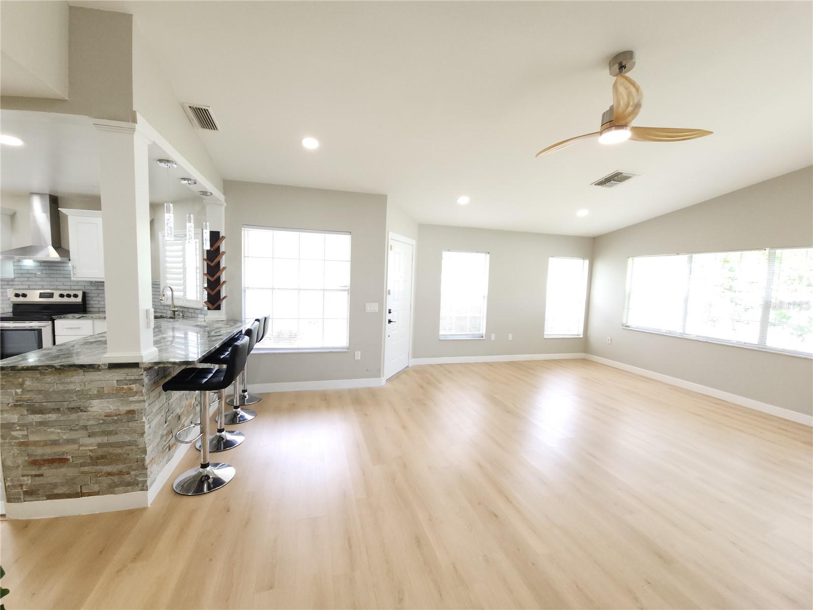 Listing photo id 10 for 11653 Orleans Lane