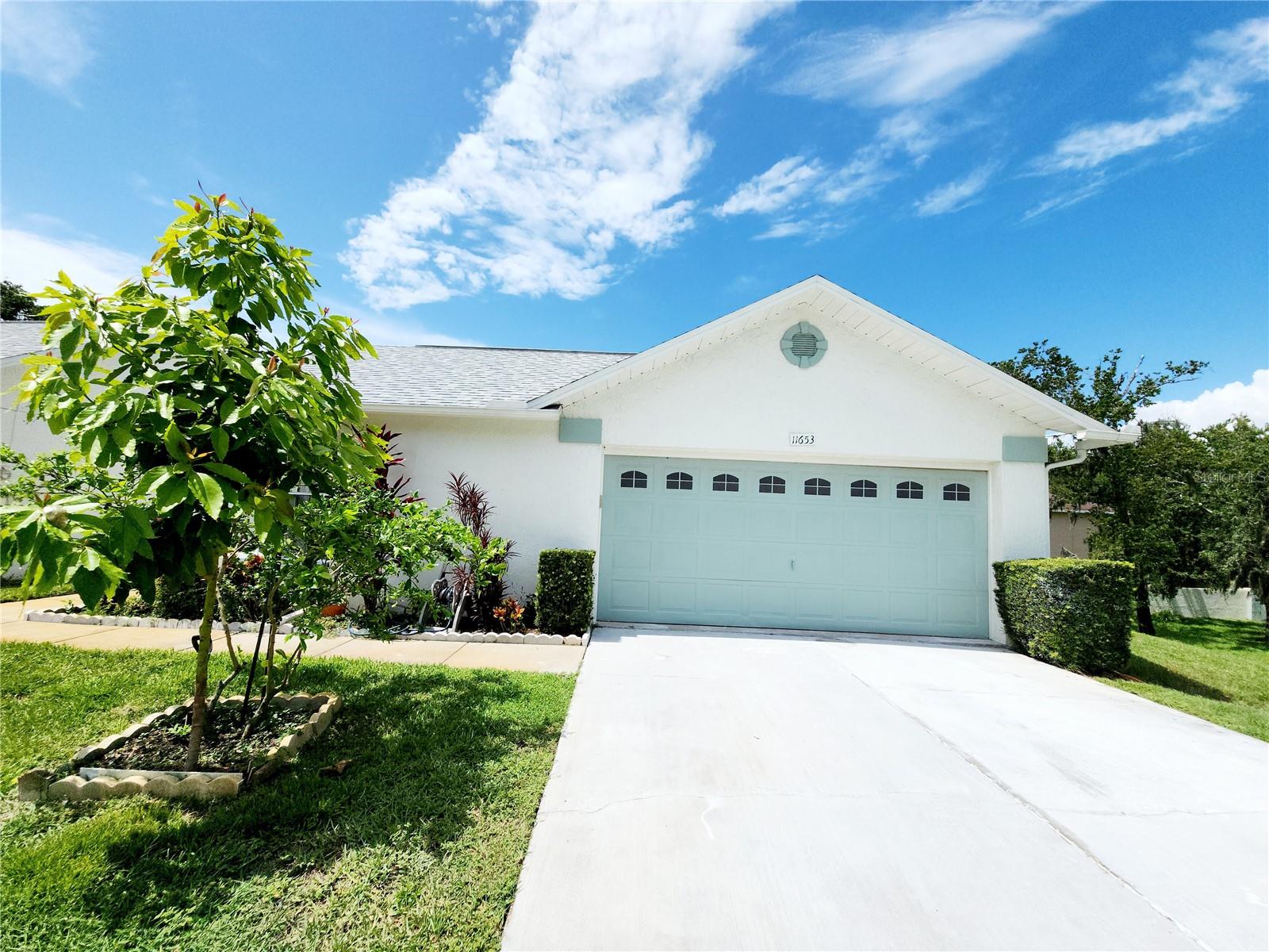 Listing photo id 0 for 11653 Orleans Lane