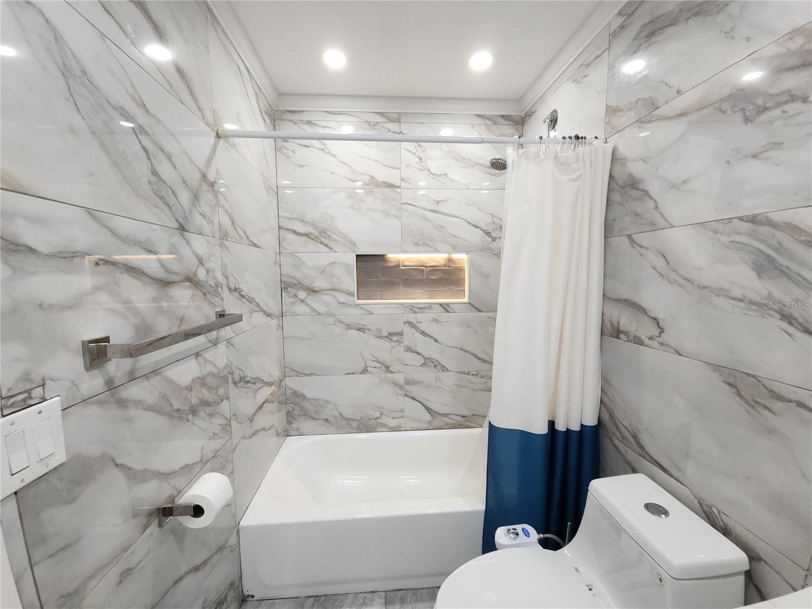Listing photo id 21 for 11653 Orleans Lane