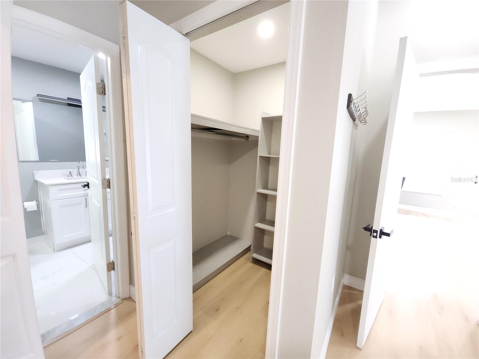 Listing photo id 28 for 11653 Orleans Lane