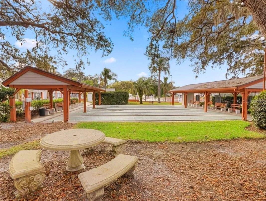 Listing photo id 41 for 11653 Orleans Lane