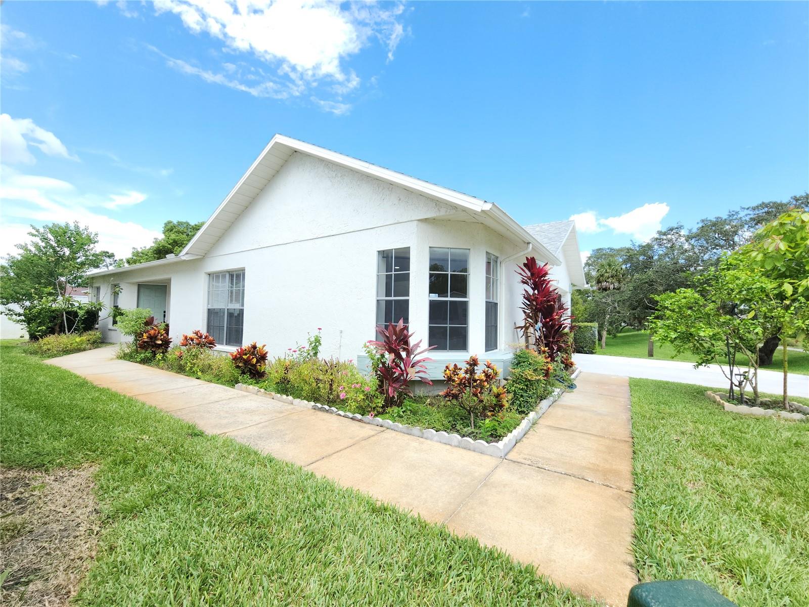 Listing photo id 4 for 11653 Orleans Lane