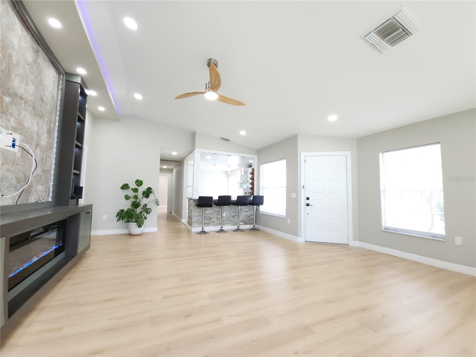 Listing photo id 6 for 11653 Orleans Lane