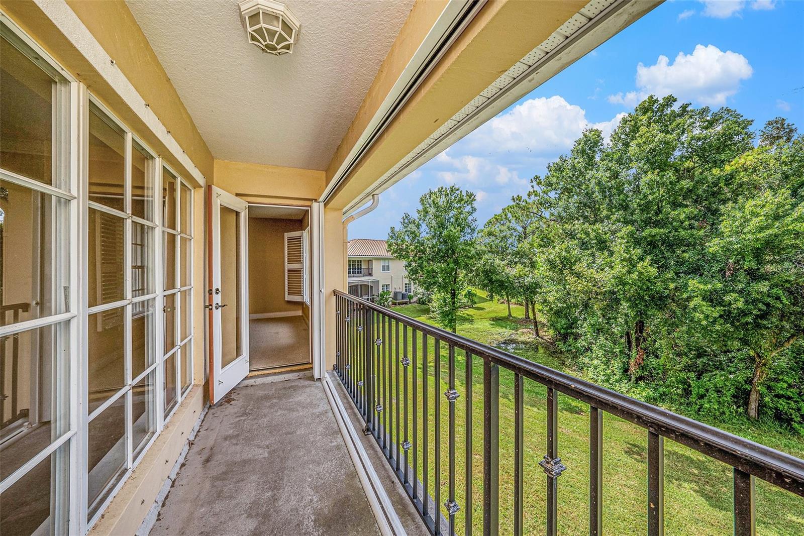 Image 16 of 21 For 230 Valencia Circle