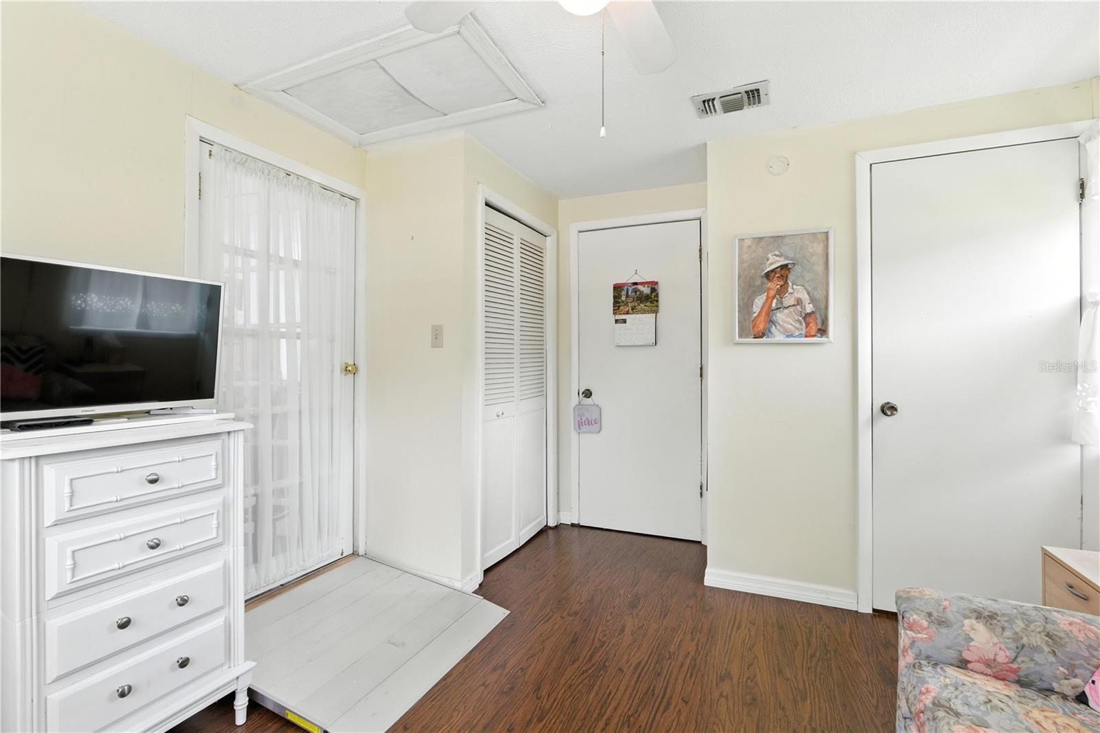 Image 11 of 34 For 8151 36th Avenue N