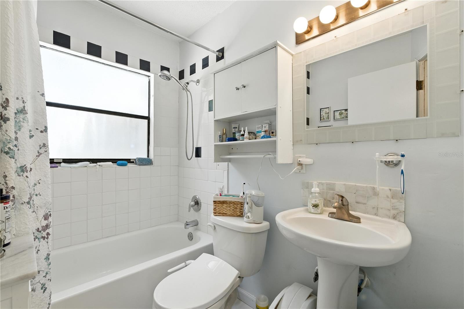 Image 21 of 34 For 8151 36th Avenue N