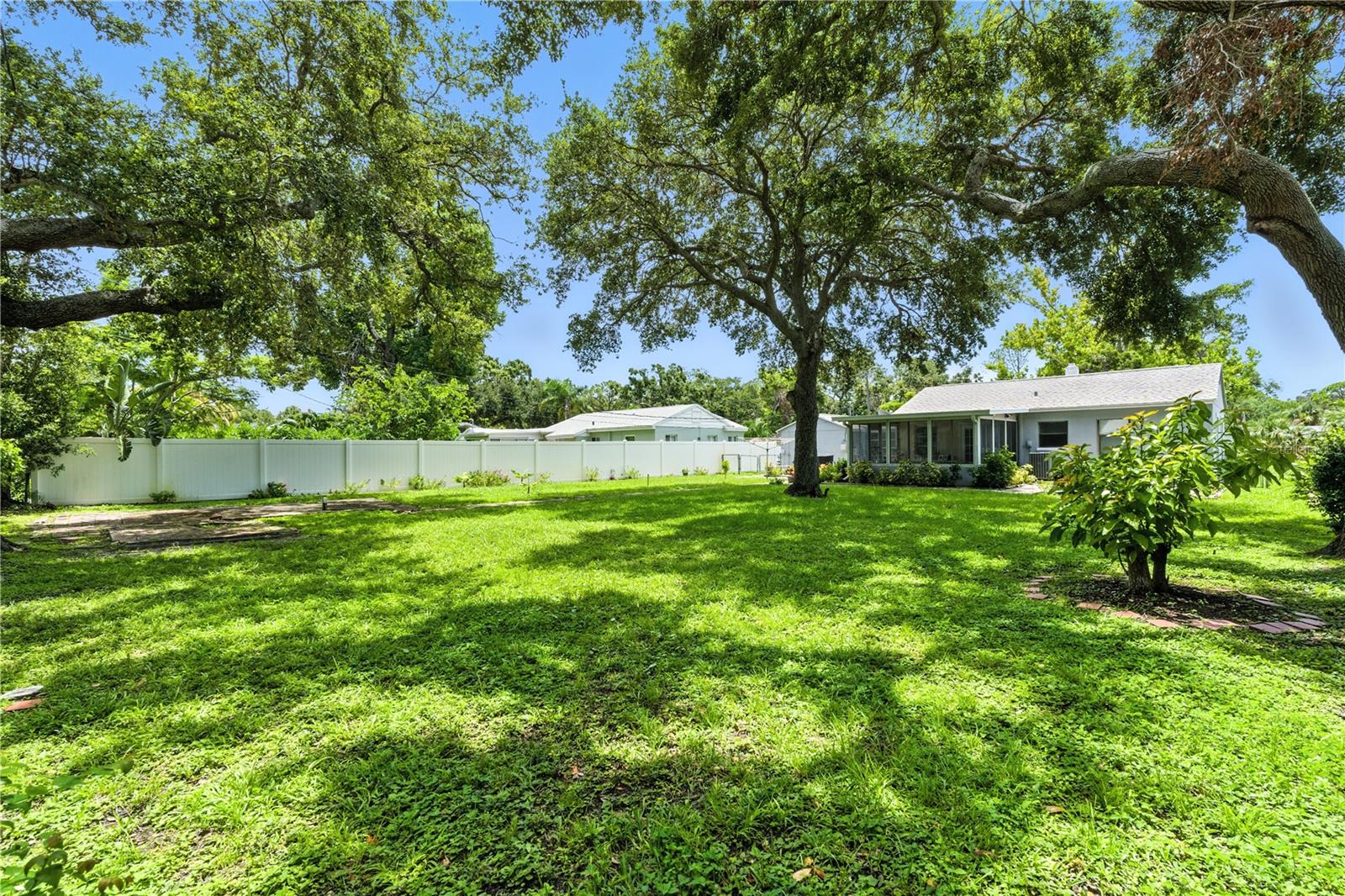 Image 26 of 34 For 8151 36th Avenue N