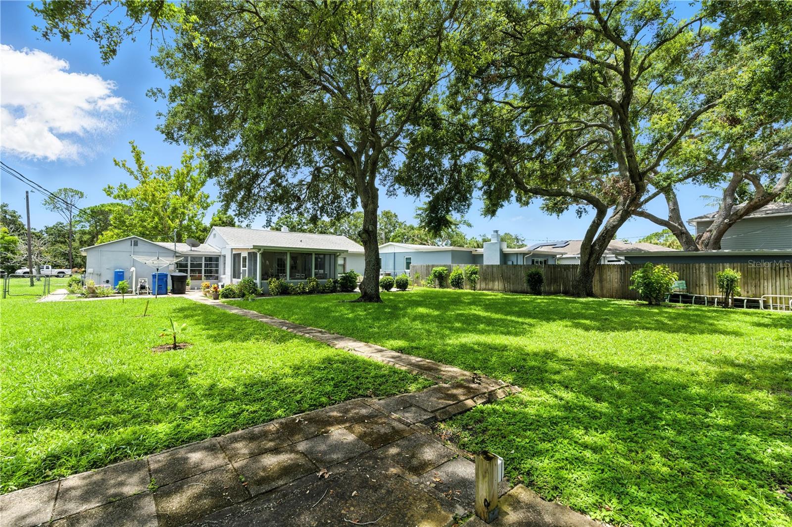 Image 27 of 34 For 8151 36th Avenue N