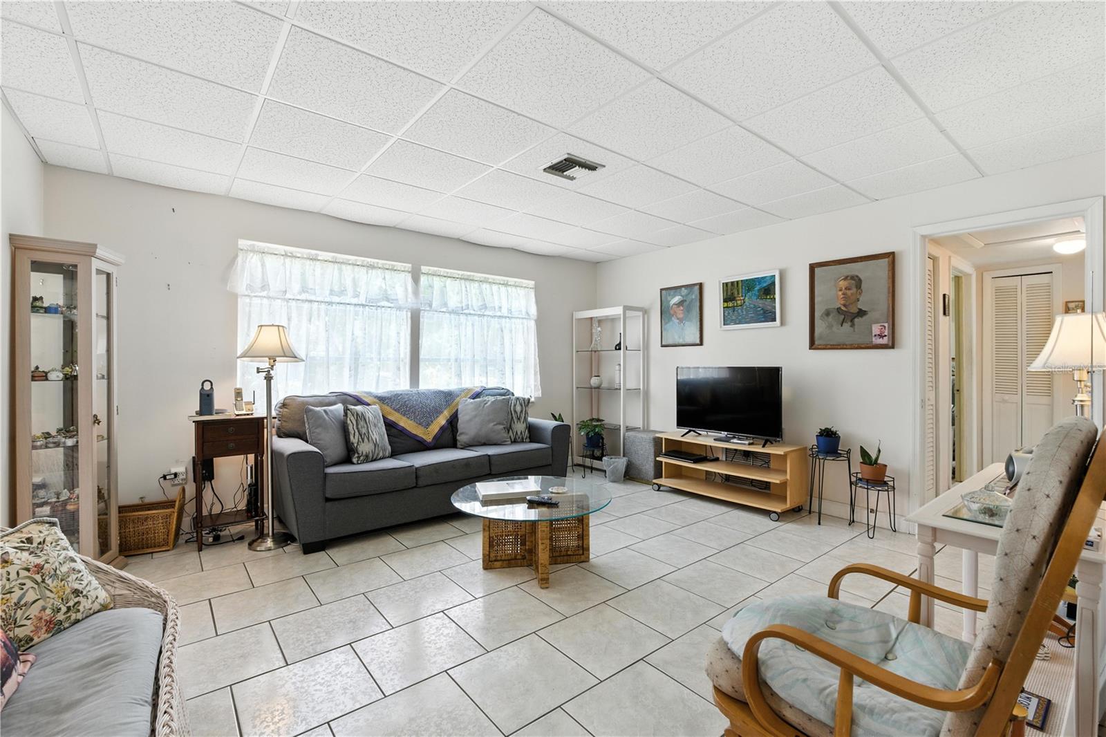 Image 5 of 34 For 8151 36th Avenue N