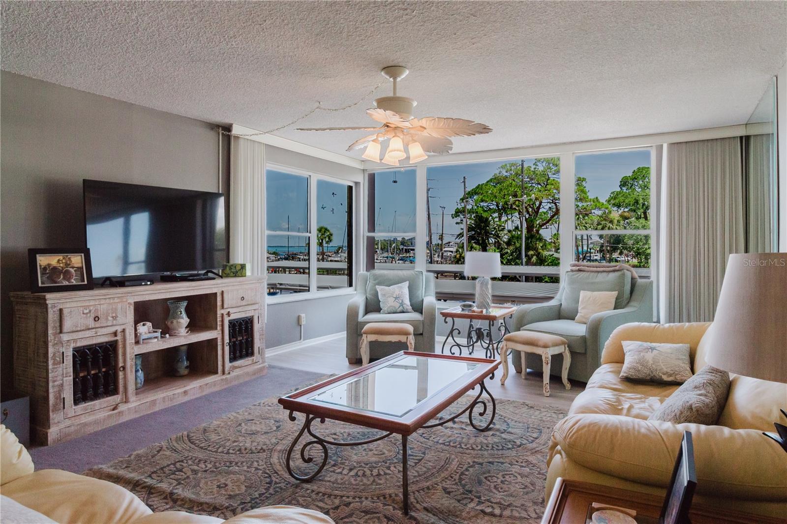 Image 11 of 23 For 632 Edgewater Drive 238