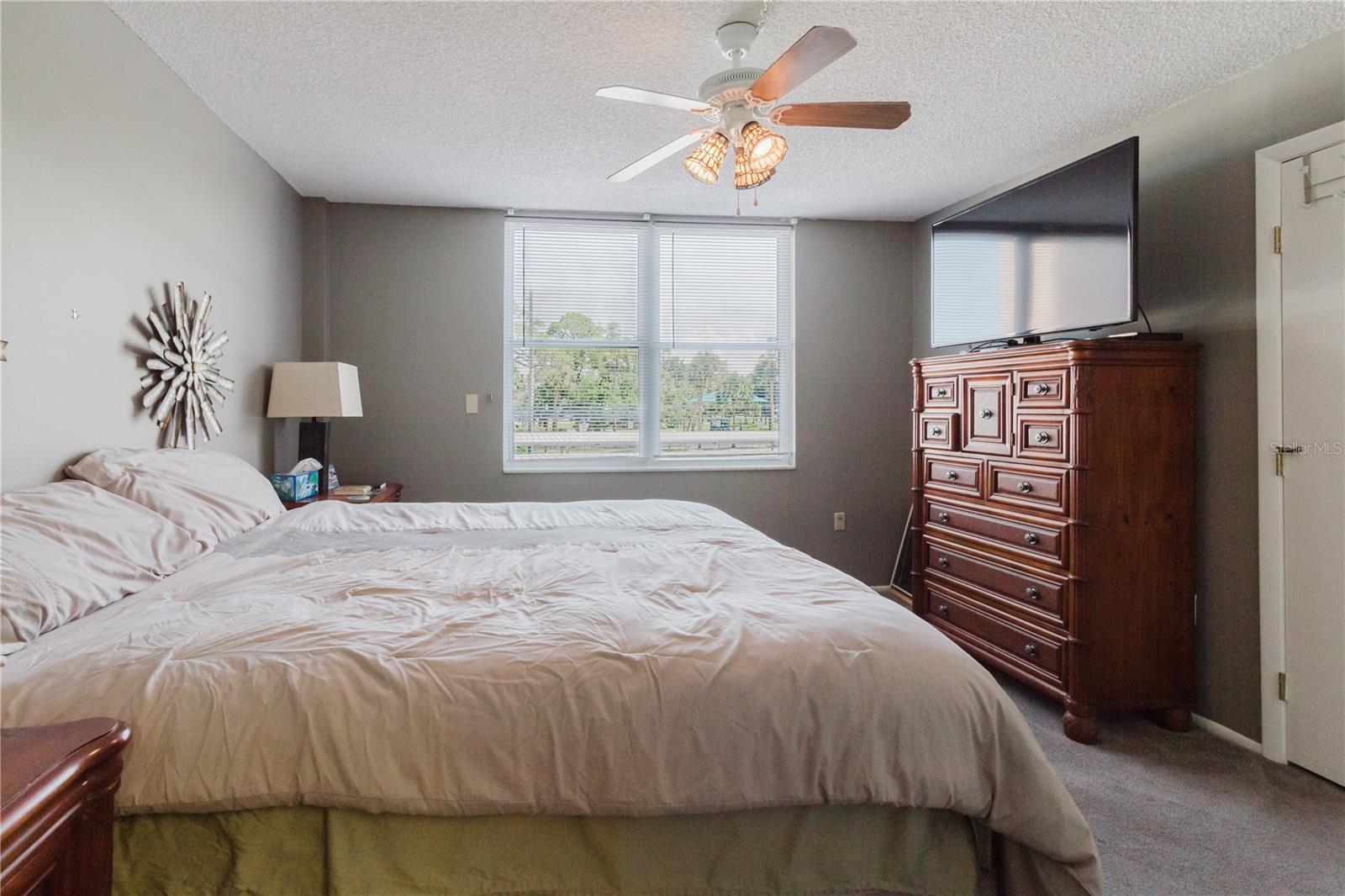 Image 14 of 23 For 632 Edgewater Drive 238