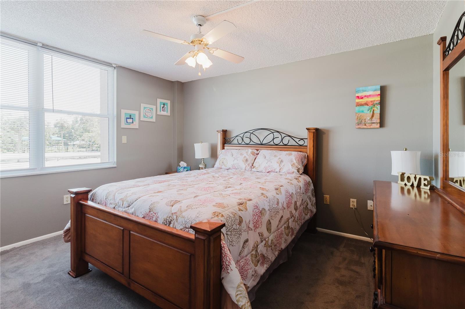 Image 17 of 23 For 632 Edgewater Drive 238