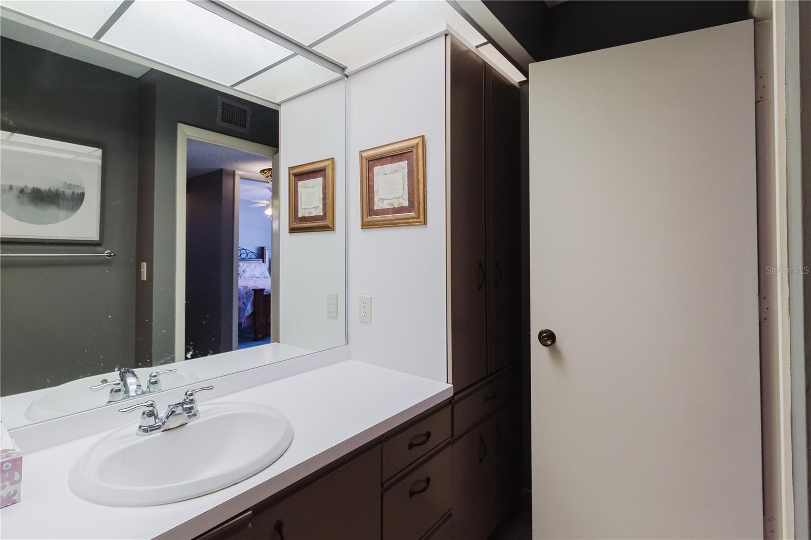 Image 18 of 23 For 632 Edgewater Drive 238