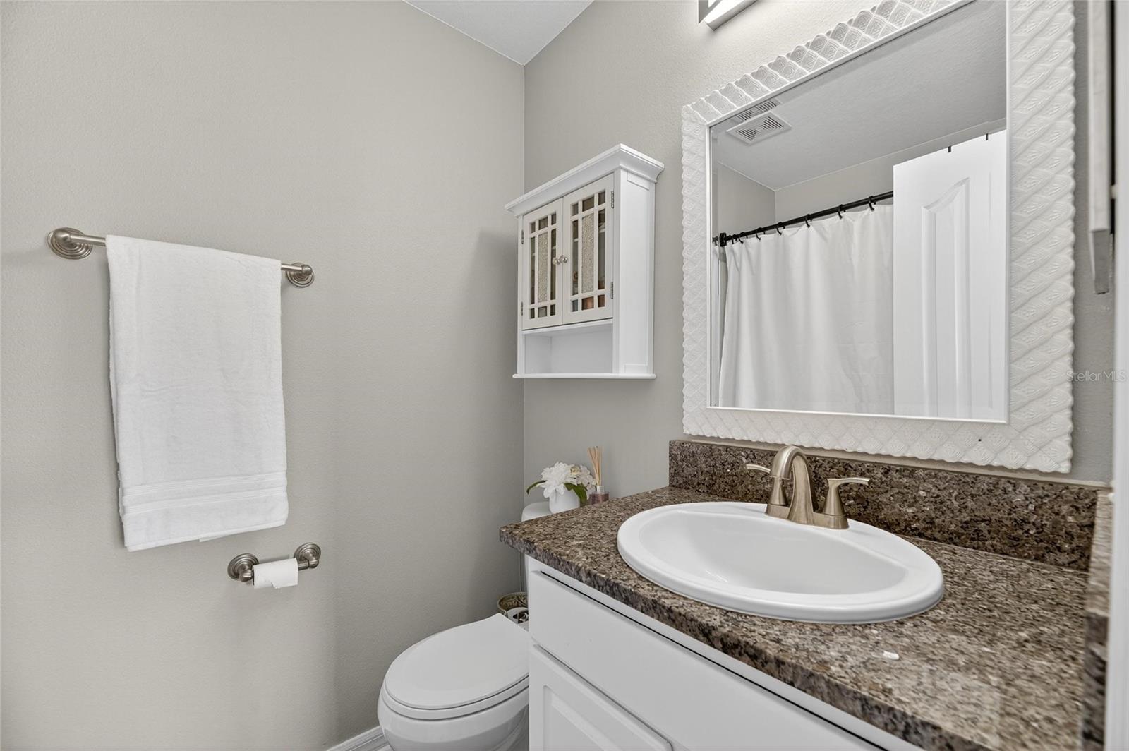 Image 22 of 33 For 6919 Hawthorne Trace Lane